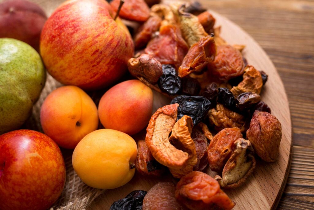 Fruta fresca o deshidratada: Qué dice la ciencia y cuál es mejor para tu salud